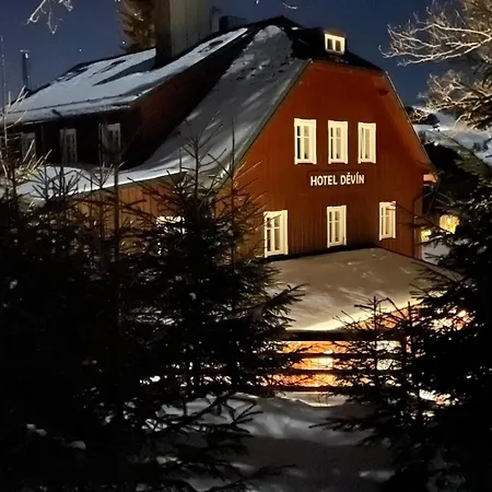Děvín 3*